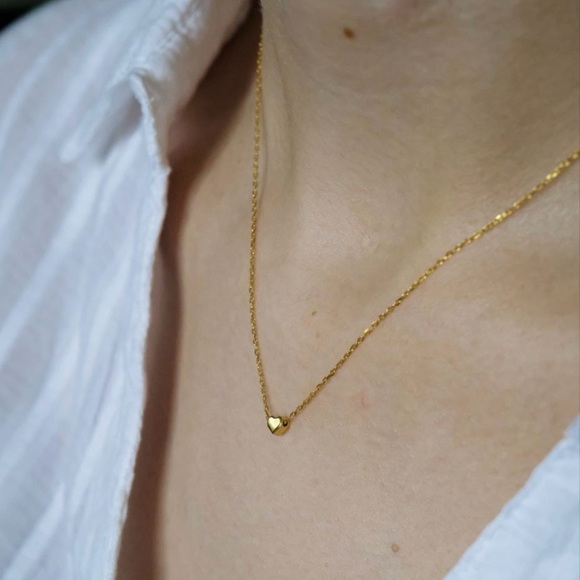 925 Sterling Silver Tiny Heart Necklace - Picture 4 of 5